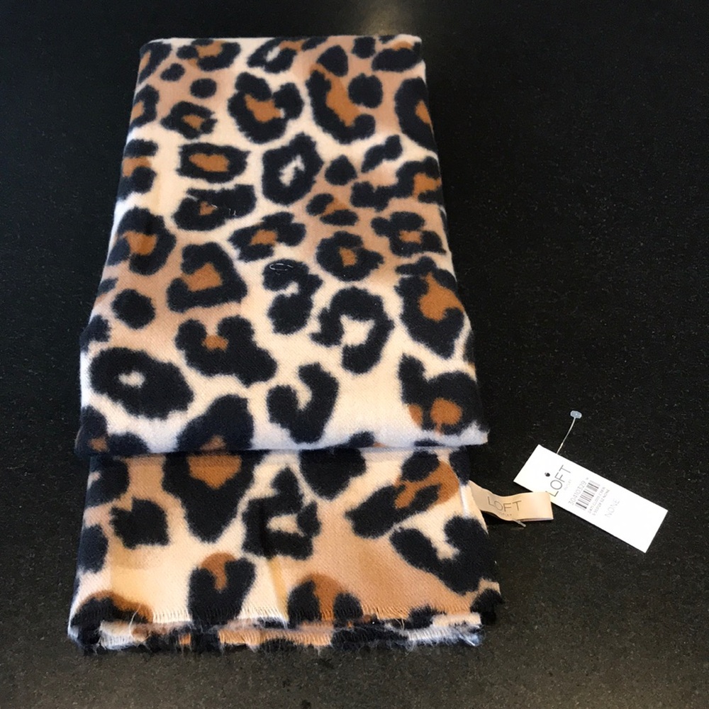 Cheetah loft scarf